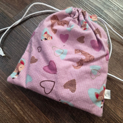 Lingettes demaquillantes flanelle en utilisation - Atelier Zone Verte