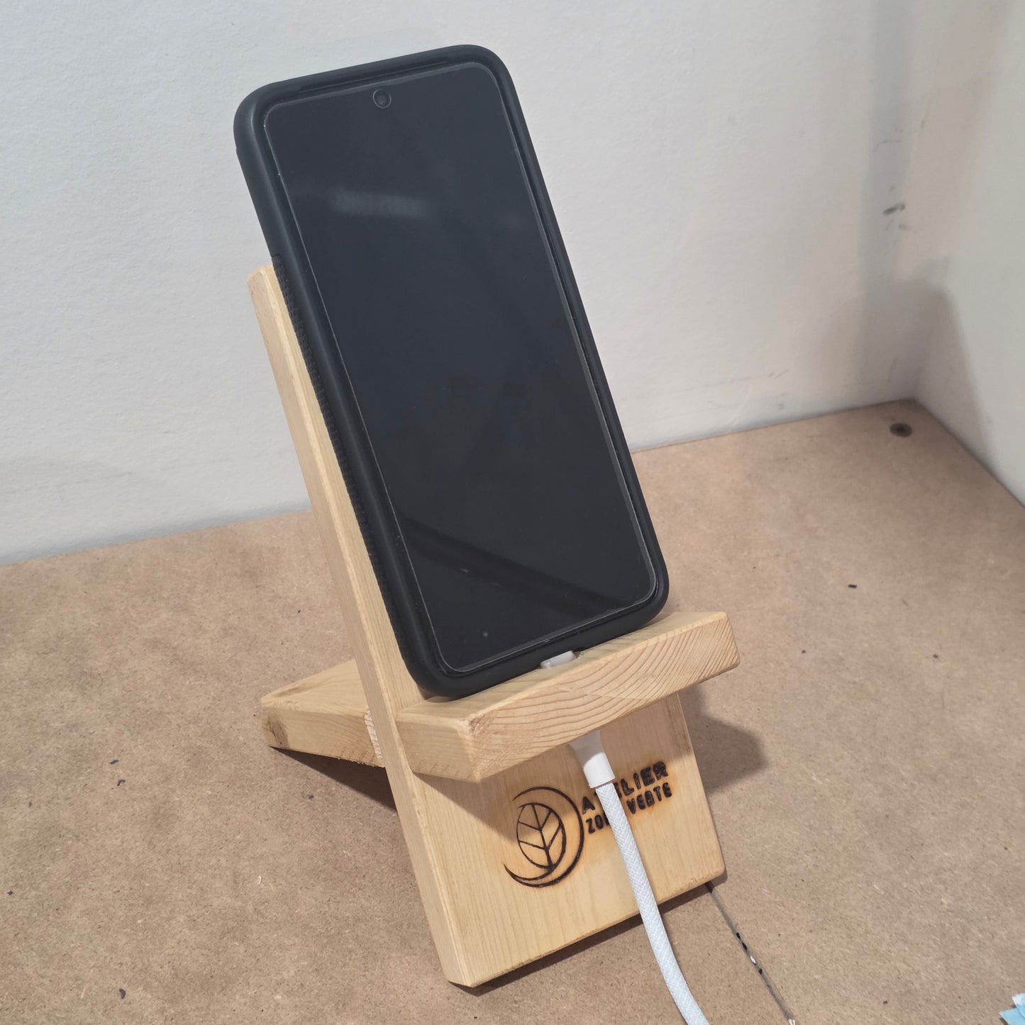 Support à Cellulaire en Bois Recyclé