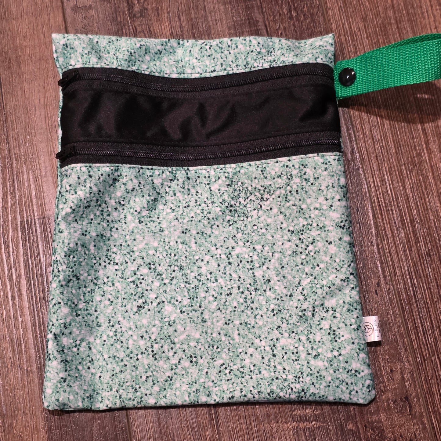 DUO-SAC – Sac Imperméable à Double Compartiments (9x9")