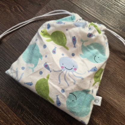 Lingettes demaquillantes flanelle avec pochette assortie, vue detaillee - Atelier Zone Verte